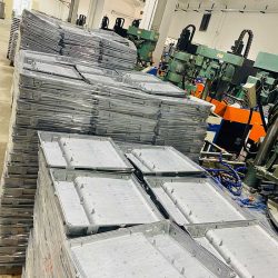 ডাই-কাস্ট-ফ্লাডলাইট-হাউজিং